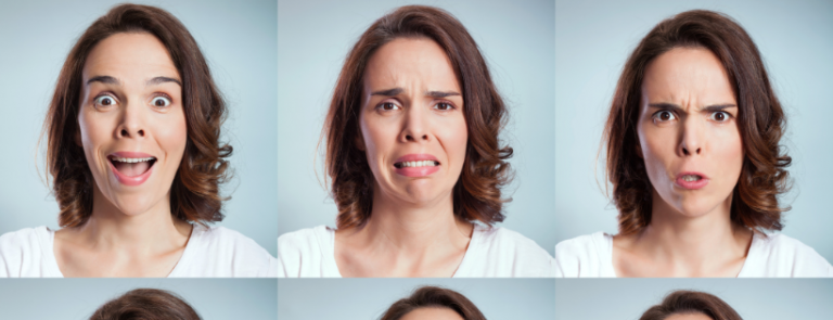 Expresiones faciales y feminización de la voz